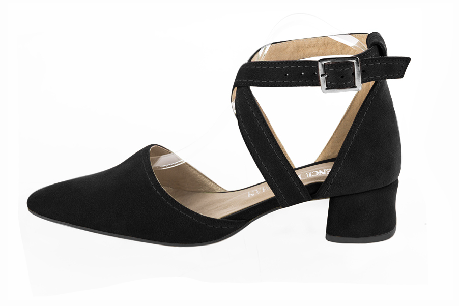 Matt black women's open side shoes, with crossed straps. Tapered toe. Low flare heels. Profile view - Florence KOOIJMAN